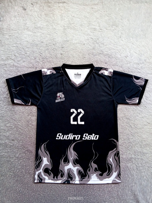 Jersey Hitam Sudiro Seto: Desain Api & Nomor 22 - Jersey Custom PROKAOS