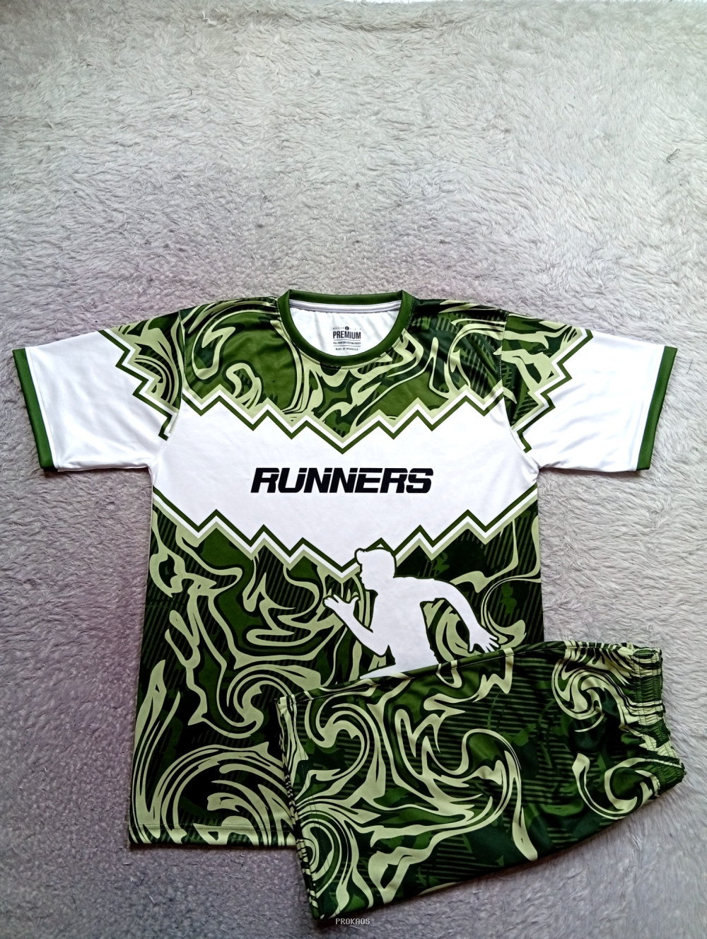 Jersey Lari Desain Unik: Hijau, Putih, dan Motif Abstrak - Jersey Custom PROKAOS