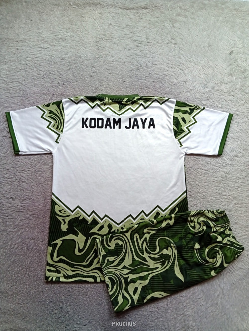 Jersey Lari Desain Unik: Hijau, Putih, dan Motif Abstrak - Gambar 2