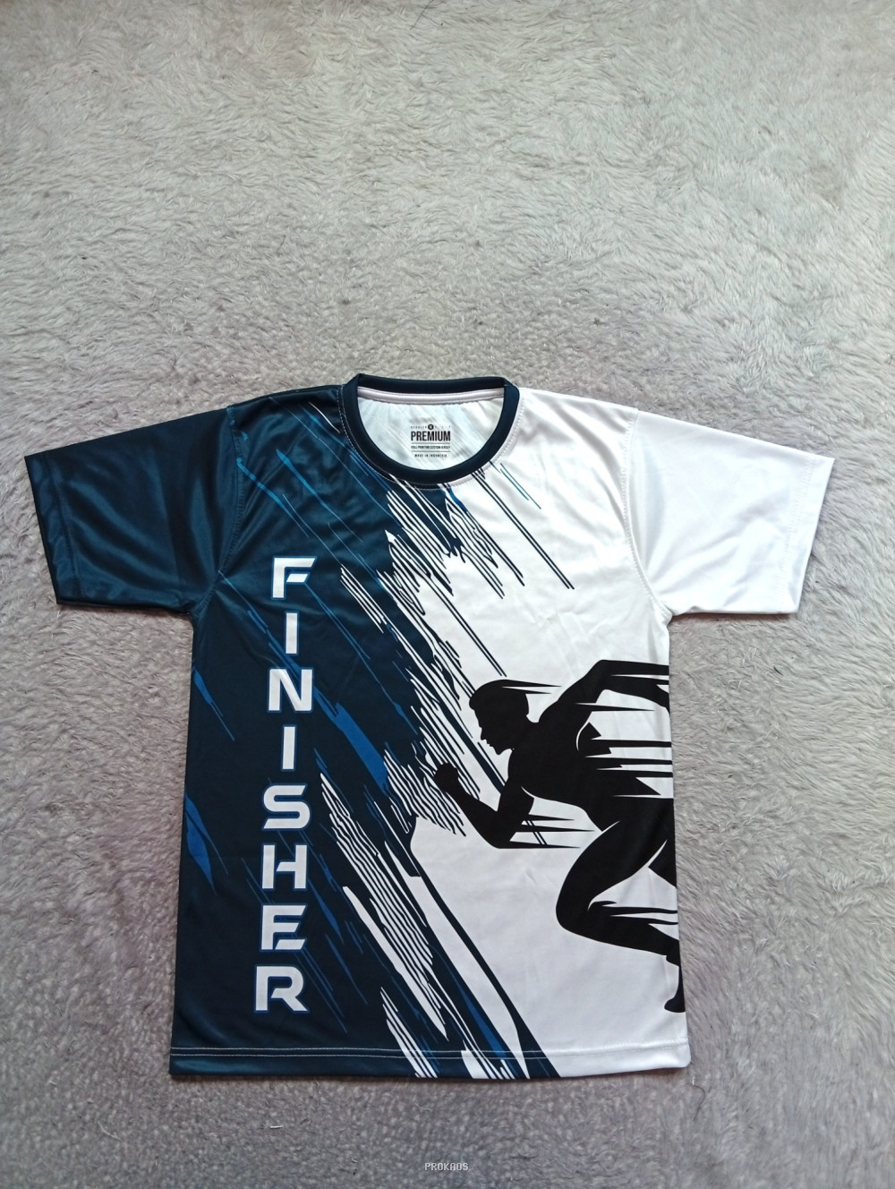 Jersey Lari 'Finisher' dengan Desain Atletik yang Dinamis - Jersey Custom PROKAOS