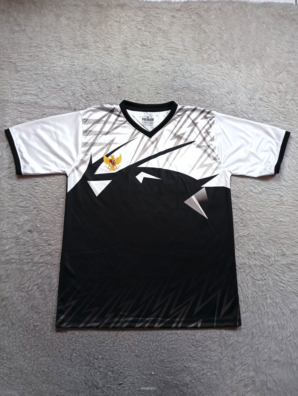 Jersey Hitam Putih: Desain Modern Garuda di Lapangan - Jersey Custom PROKAOS
