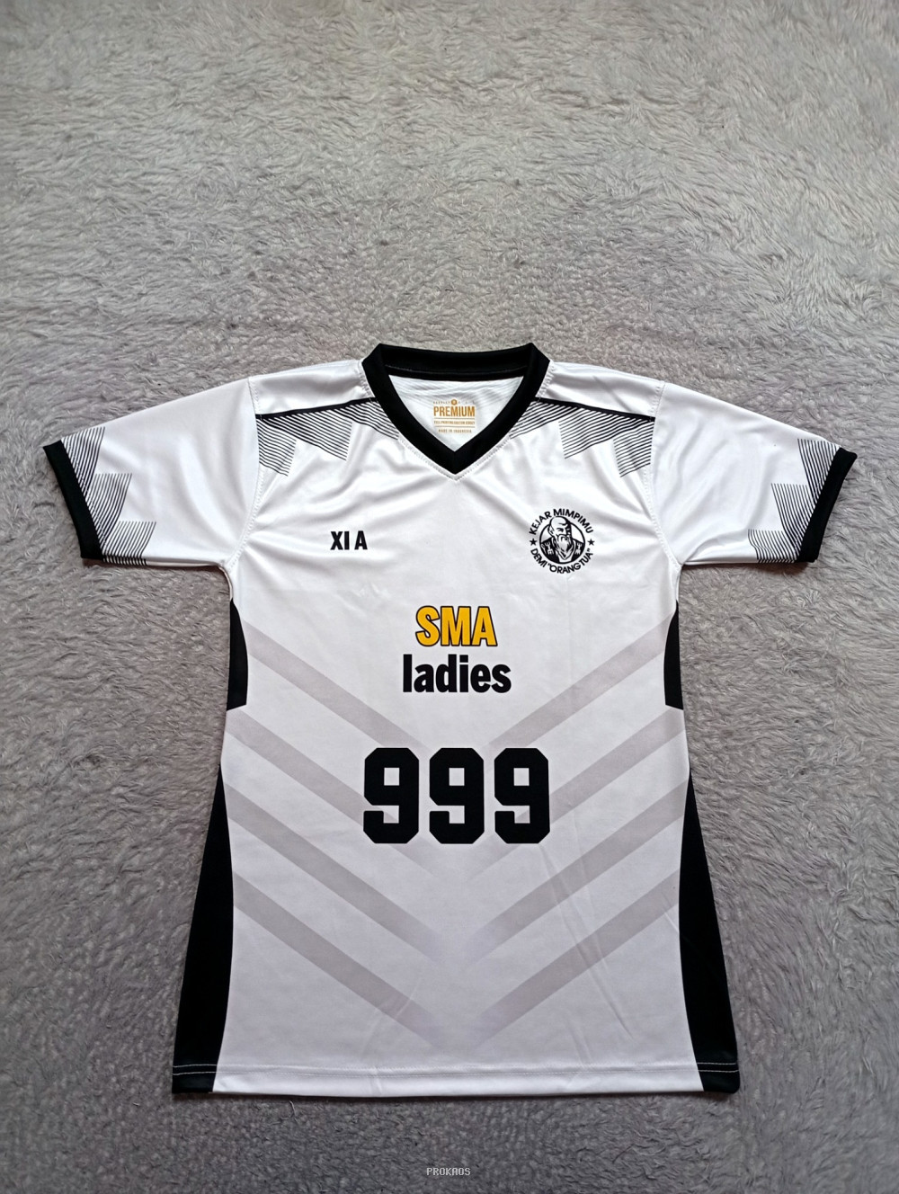 Jersey Putih SMA Ladies: Desain Simpel dengan Detail Hitam - Jersey Custom PROKAOS