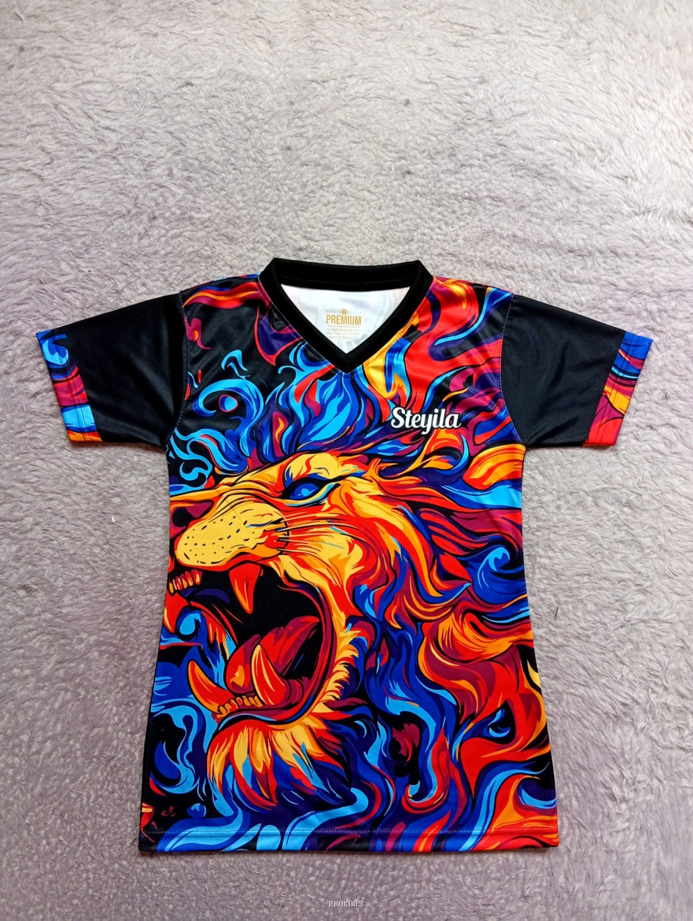 Jersey Sporty: Desain Singa Mengaum dengan Warna Berani - Jersey Custom PROKAOS