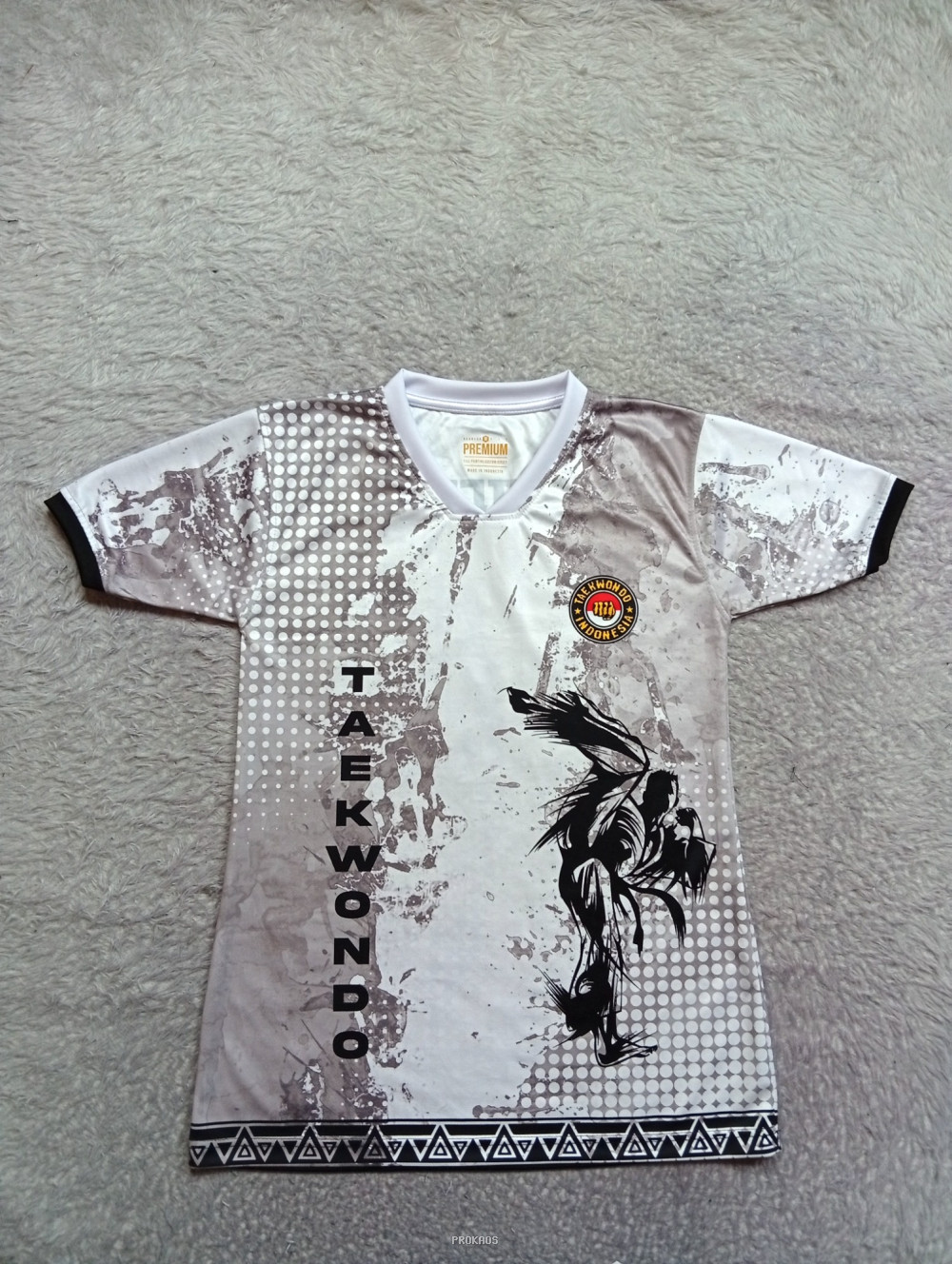 Jersey Taekwondo dengan Desain Abstrak dan Logo - Jersey Custom PROKAOS