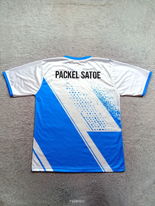 Jersey Tenis Putih-Biru: Desain Dinamis dengan Logo Racket - Gambar 2