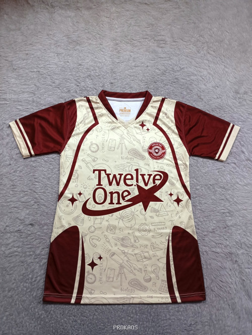 Jersey Twelve One: Kombinasi Warna Merah Maroon & Cream - Jersey Custom PROKAOS