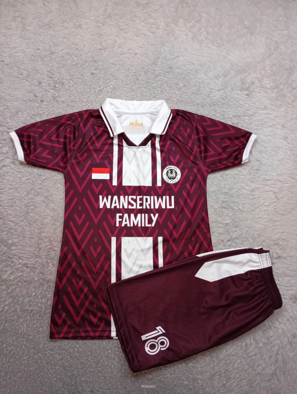 Jersey Sepak Bola Wanseriyu Family Warna Merah Maroon - Jersey Custom PROKAOS