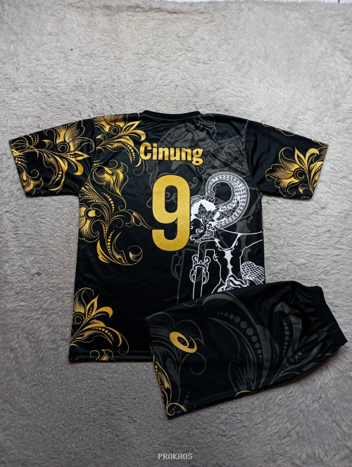 Jersey Wayang: Hitam, Emas, & Motif Wayang Kulit - Gambar 2