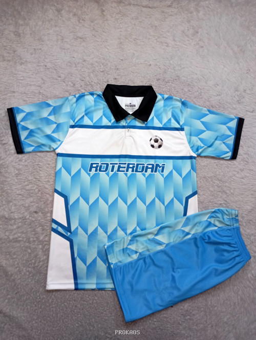 Jersey Bola Roterdam: Biru, Putih, dan Desain Geometris - Jersey Custom PROKAOS