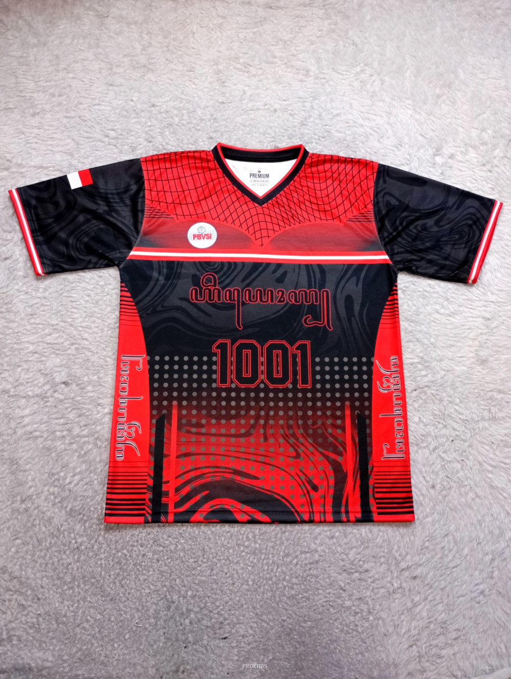 Jersey Merah-Hitam dengan Desain Modern dan Nomor 1001 - Jersey Custom PROKAOS