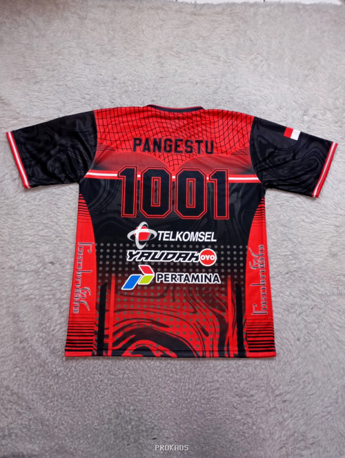 Jersey Merah-Hitam dengan Desain Modern dan Nomor 1001 - Gambar 2